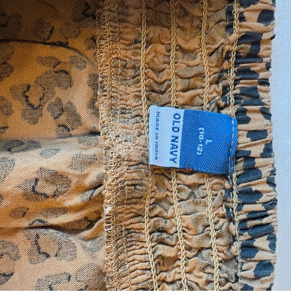 Old Navy Leopard print skirt, Old Navy Waffle Knit Top, Pink Skirt Button front - Picture 9 of 16